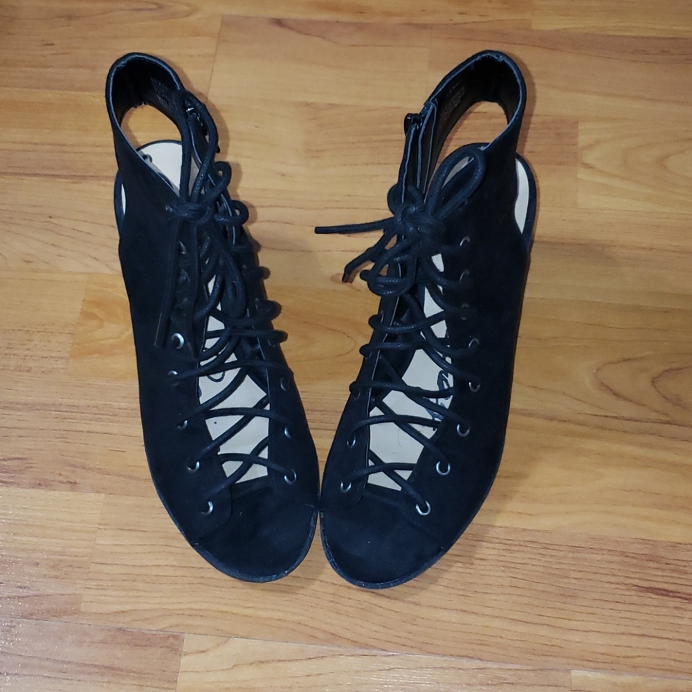 American Rag Bootie - Picture 4 of 7